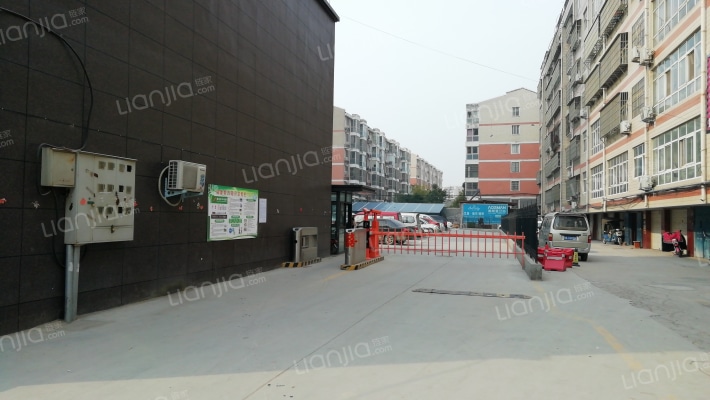 万达公园里外景图