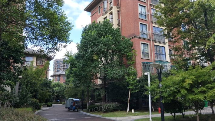 枫华富地花园南区外景图