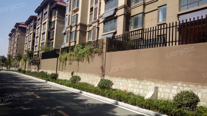 颐景园小区外景图