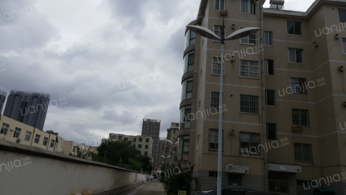 广场花园外景图