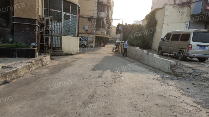 鑫华苑小区外景图