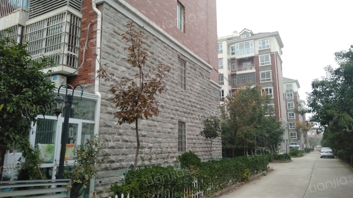 明大凯旋城外景图