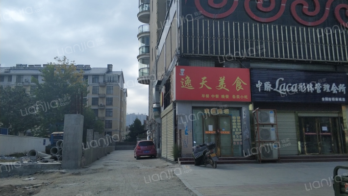 金色世界城外景图