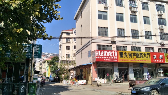 粮食局家属院外景图