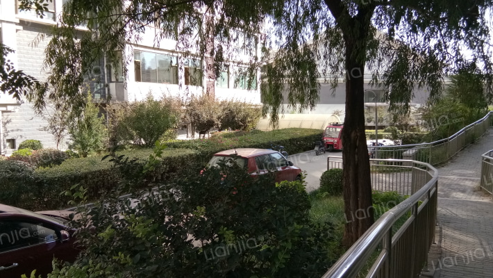 凤凰山庄外景图