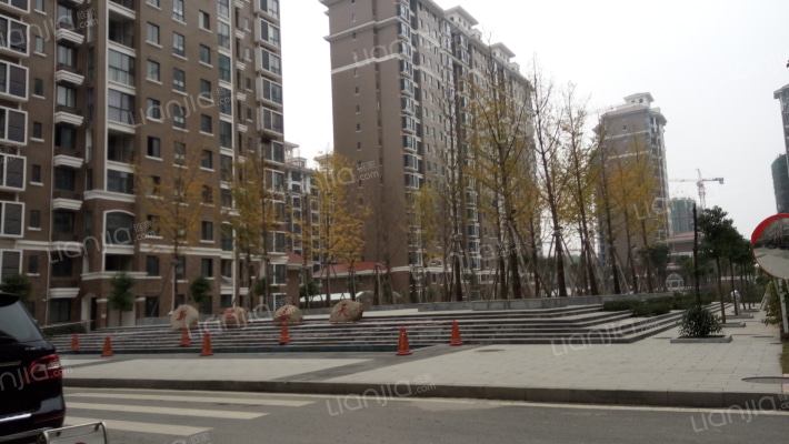 新地春天外景图