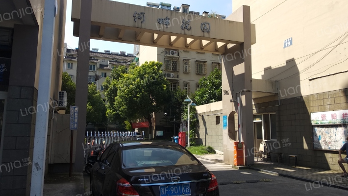 河畔花园外景图