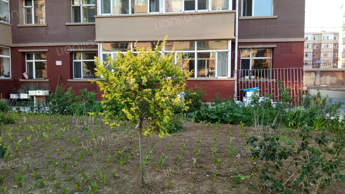 银瀑小区外景图