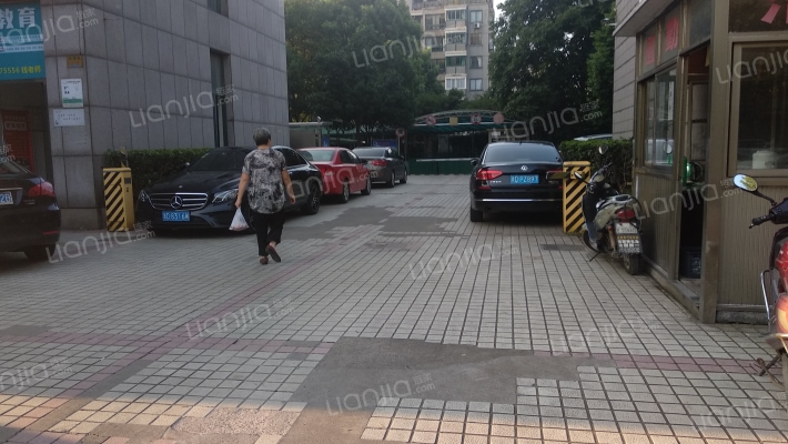 滨江城市花园外景图