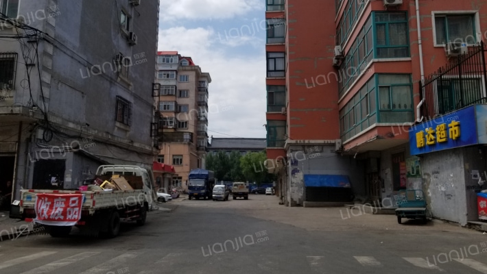 红河小区外景图