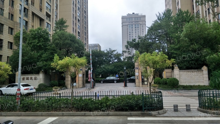 宏润花园外景图