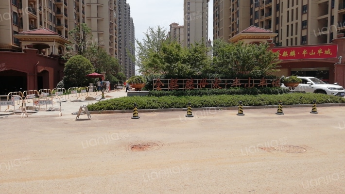 金麒麟世家半山半城外景图