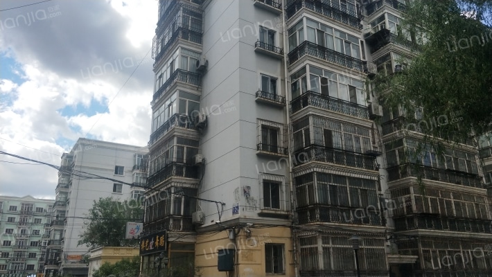 闽江小区外景图