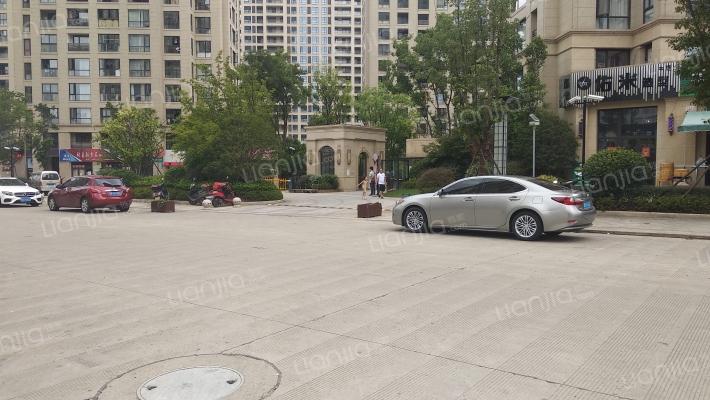 荣安凤凰城外景图