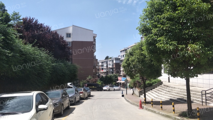 绿洲湾小区外景图