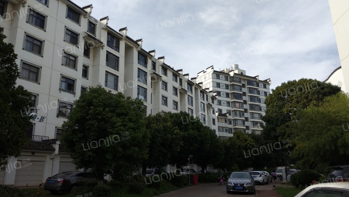 仿江南水乡外景图