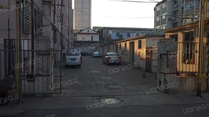 城建小区外景图