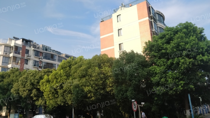 都市晴园艳阳邸外景图