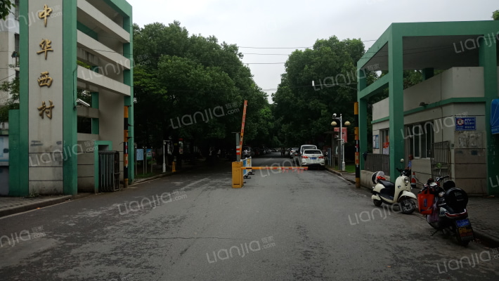 中华西村外景图