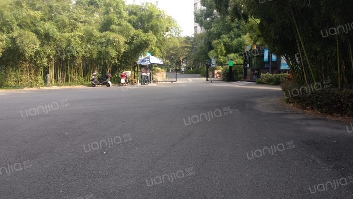 世纪高尔夫公寓外景图