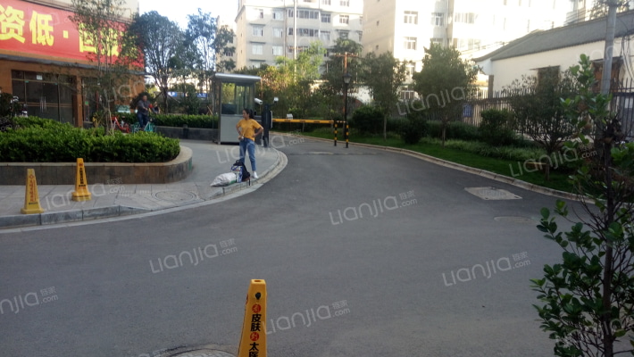 兆丰六千城外景图