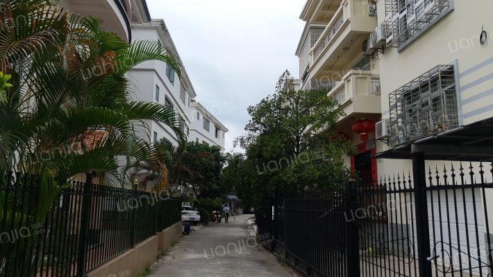 百合花园外景图