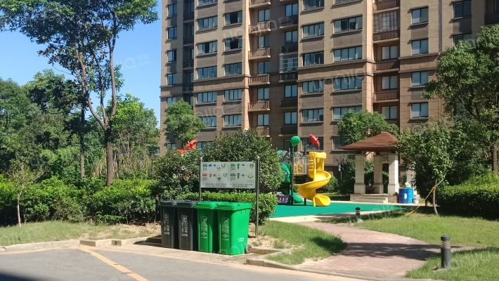 蟠龙山庄外景图