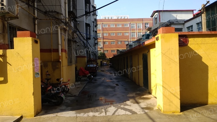 市二院家属楼外景图