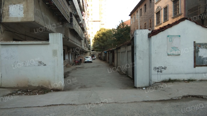 富华公寓外景图