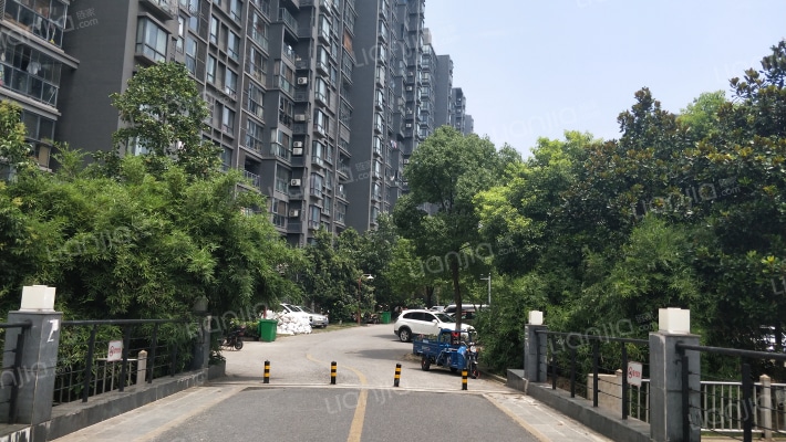 绿地启航社河东外景图