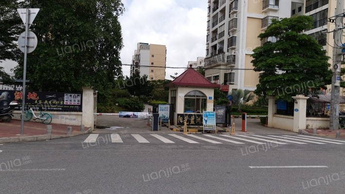 阳光蓝洲花园外景图