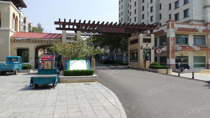 龙泉花园A区外景图