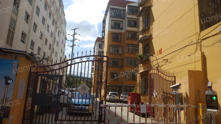 焦化制气厂外景图