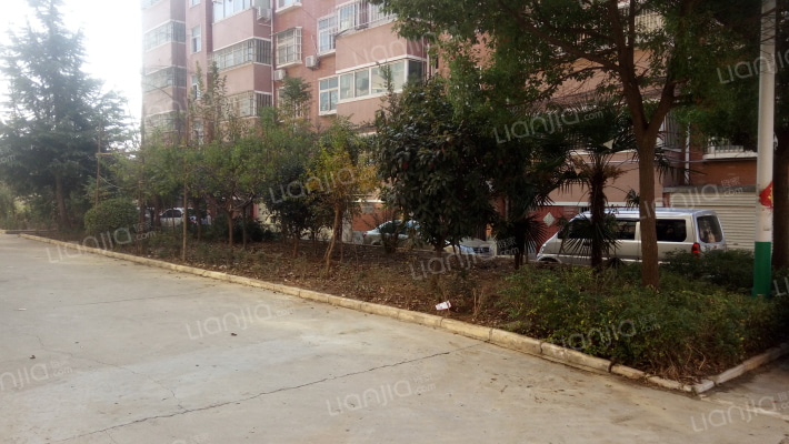 煜园小区外景图