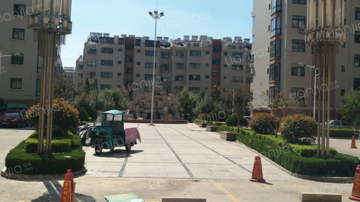 水岸绿洲外景图