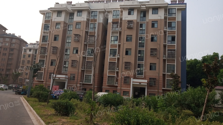 花山人家外景图