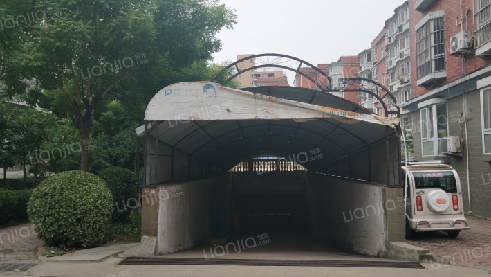 峰基莊園外景图