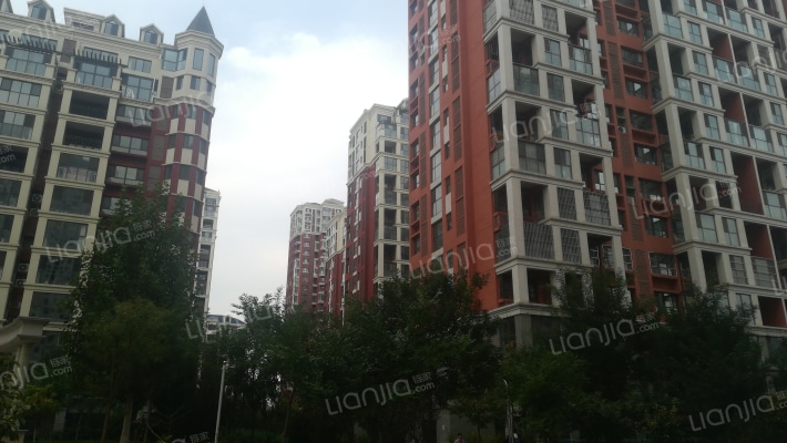 长瑞锦城外景图