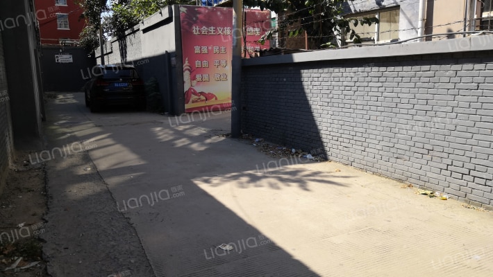 镇中家属楼外景图