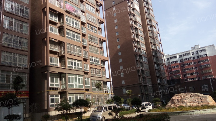 御景苑小区外景图