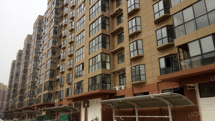 东景苑小区外景图