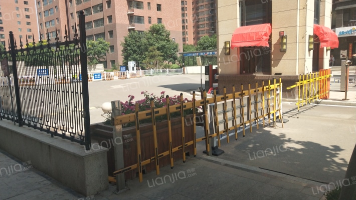 华都·公园里外景图