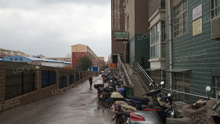 陆安小区外景图