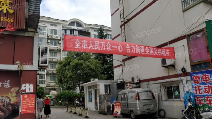 锦绣苑小区外景图