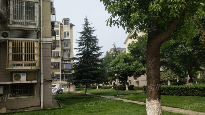 蓝天小区外景图