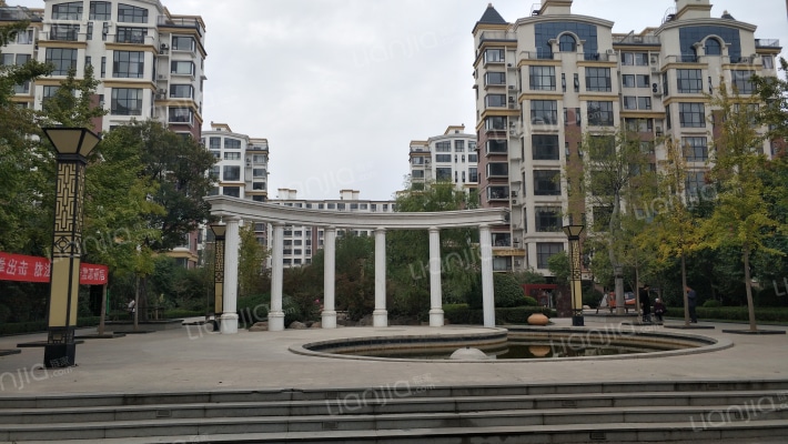 清河上城外景图