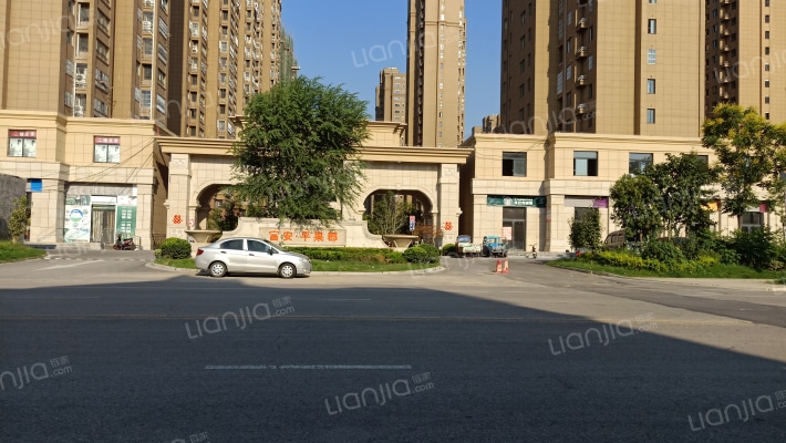 富安平果郡外景图