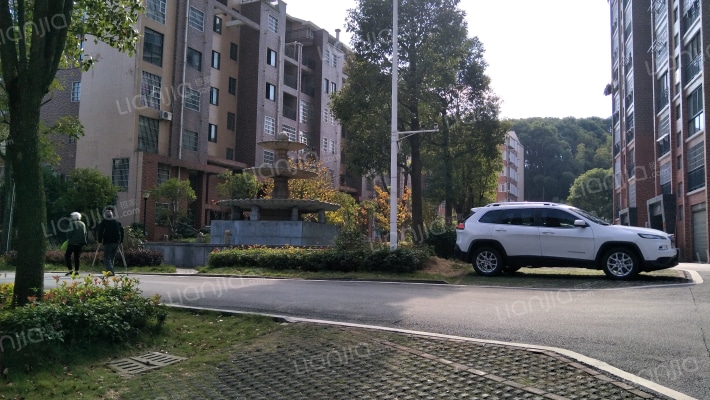 华府山庄外景图