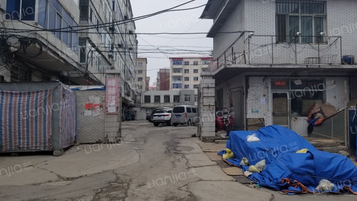 劳动人事家属楼外景图