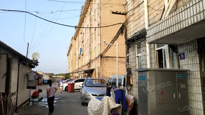 蓝天公寓外景图